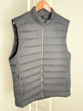 Lululemon Men's Quilted Puffer Vest - Black